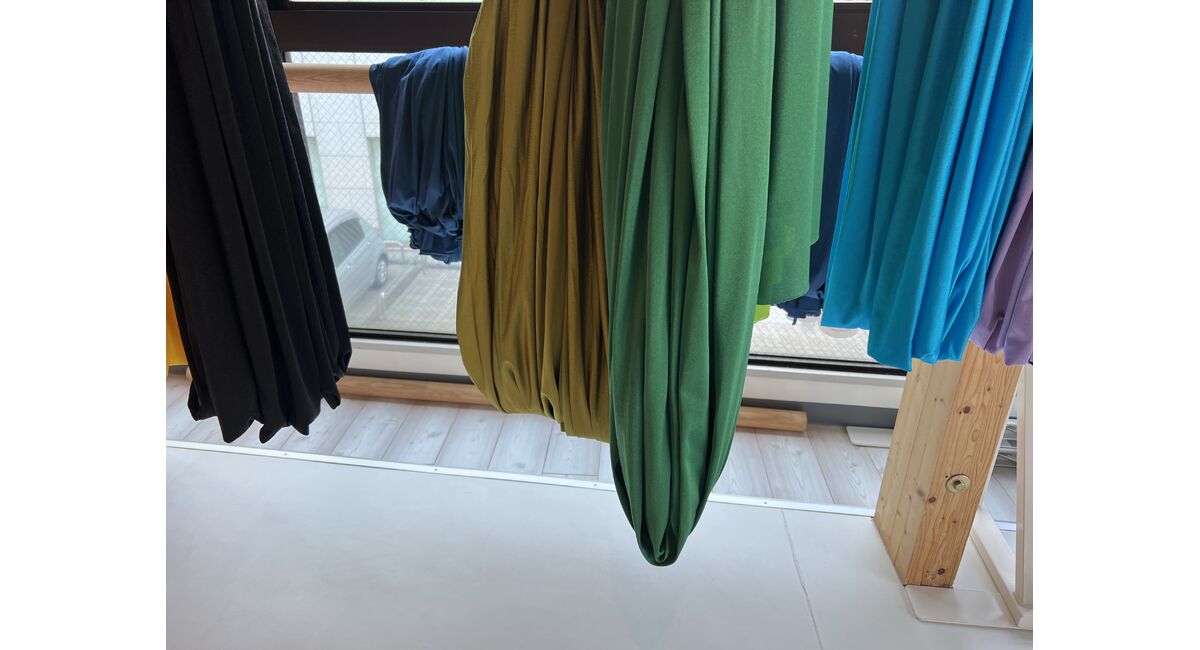 町田ヨガ　ハンモックフィットネスプラムライン　スイングヨガ　エアリアル町田プラムライン